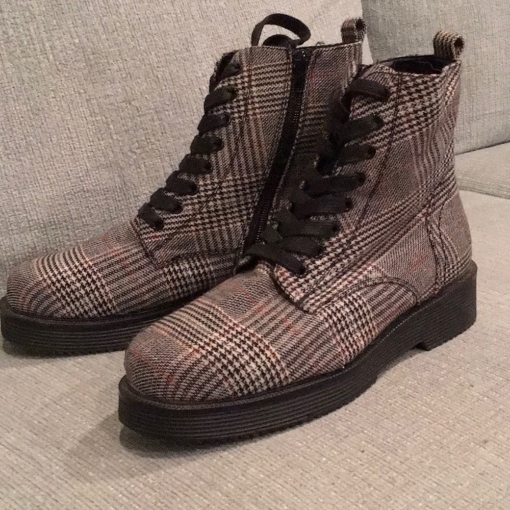 NEW f21 combat style boots black/red plaid fabric